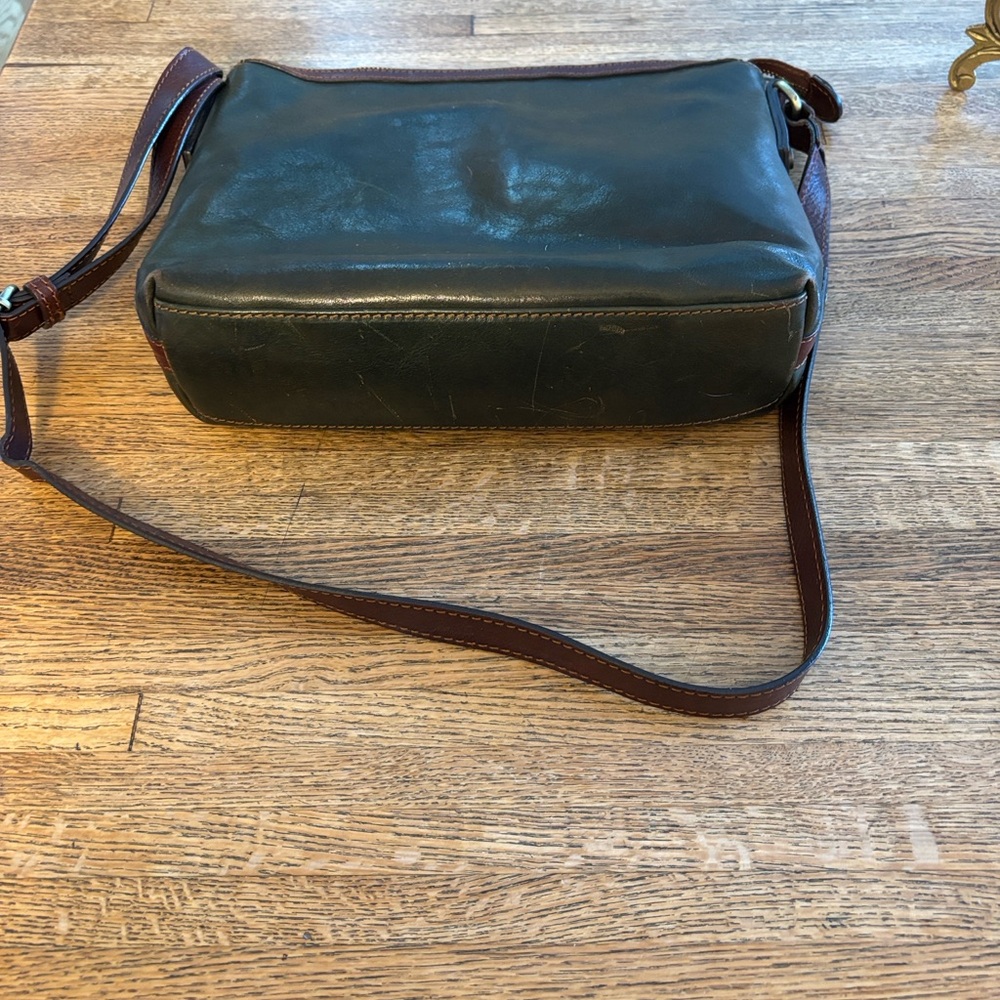 D & D Firenze Leather Dark Green/ Olive Crossbody/Shoulder Bag w/Brown Trim - Picture 15 of 15